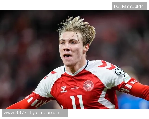 霍伊伦怒火中烧被对手拉倒失误后愤怒吼叫引发场上紧张气氛 霍伊伦怒火中烧被对手拉倒失误后愤怒吼叫引发场上紧张气氛