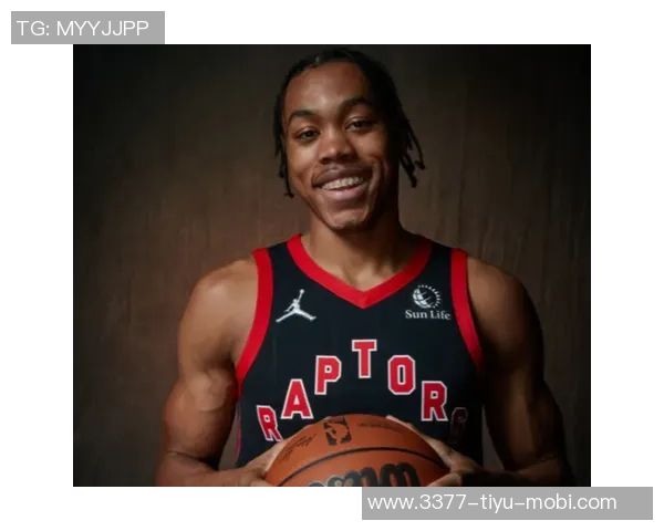 库里赞斯科蒂巴恩斯拼劲十足进攻篮板表现令人惊叹